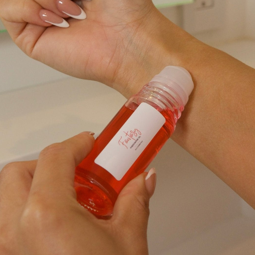 Pheromone Oil FANTASY PHEROMONE ROLL ON OIL - DLA Cosmetics