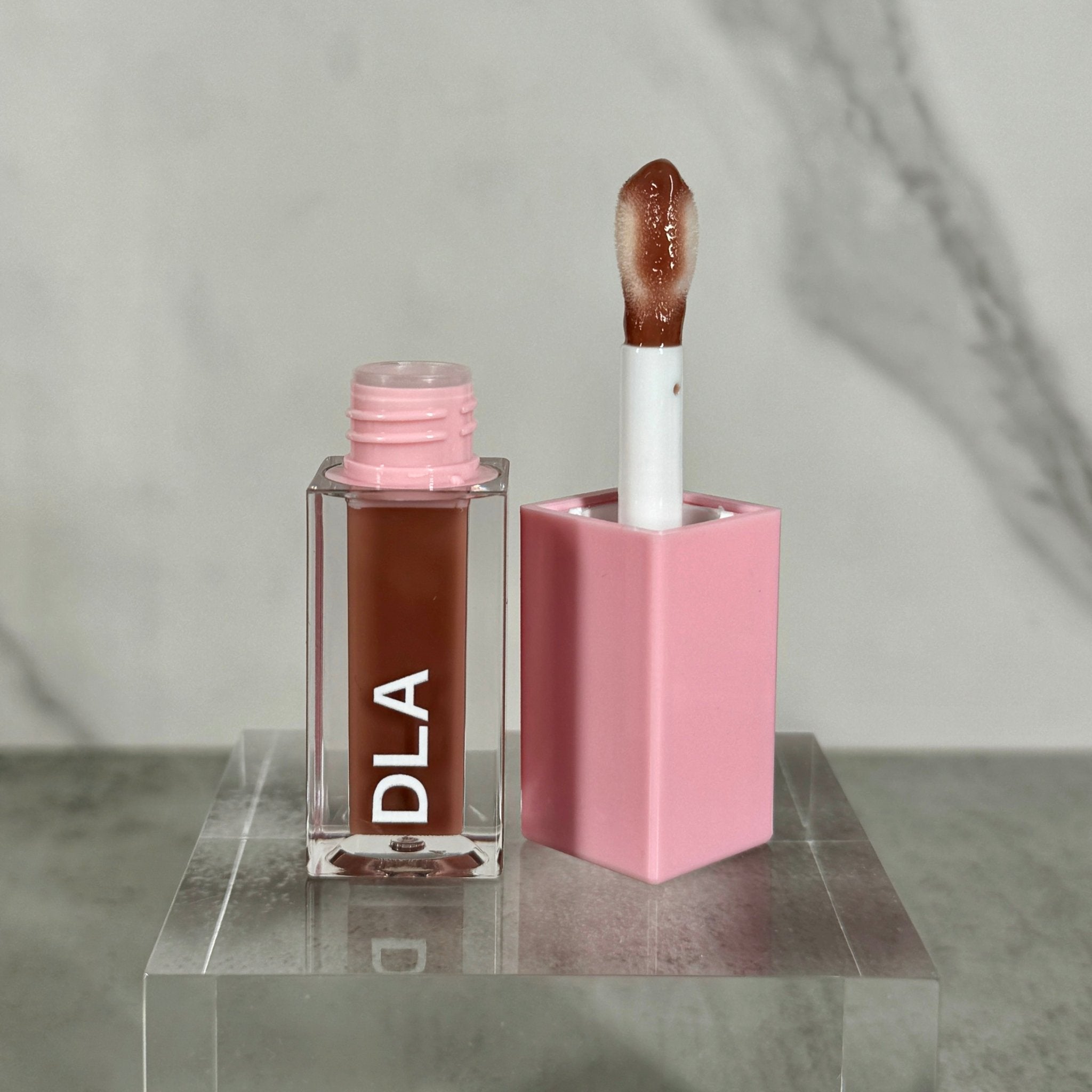 Lip Gloss PRETTY PRIVILEGE LIP OIL - DLA Cosmetics-Lip care products