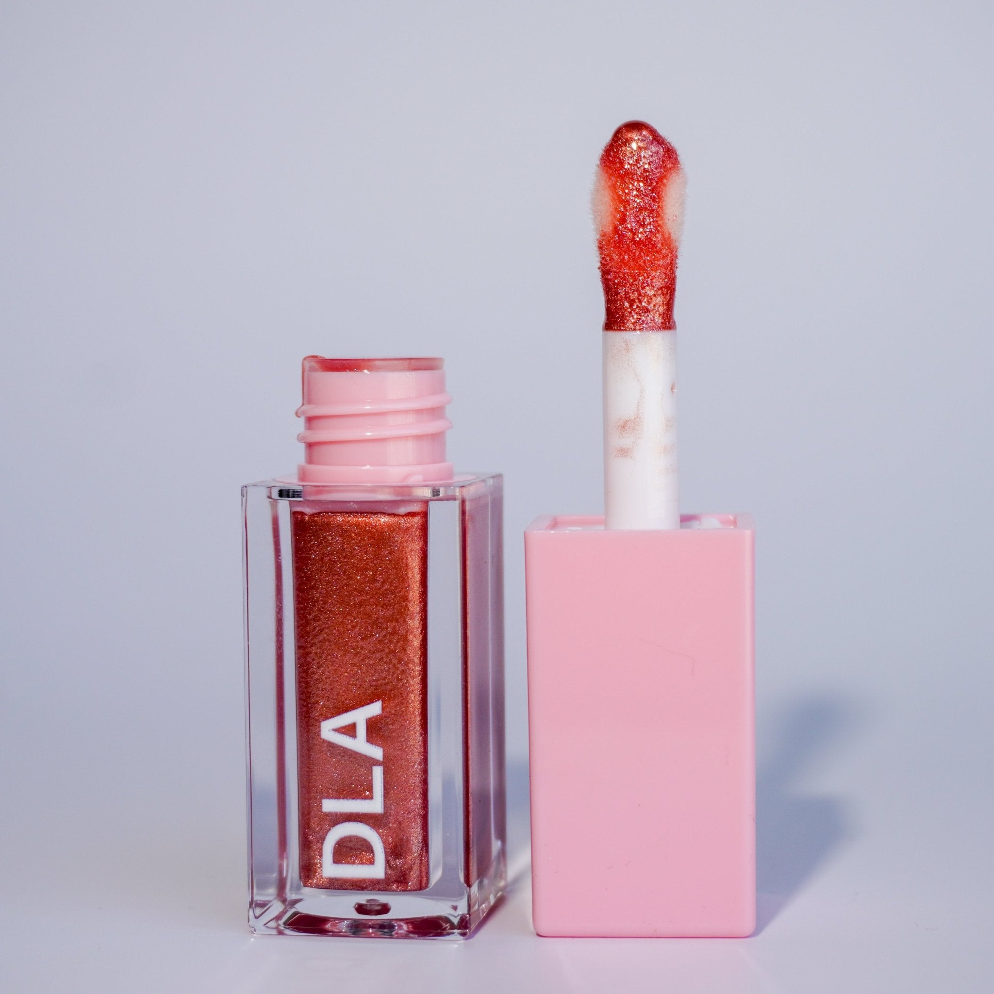 Lip Gloss CHAMPAGNE MAMI LIP OIL - DLA Cosmetics